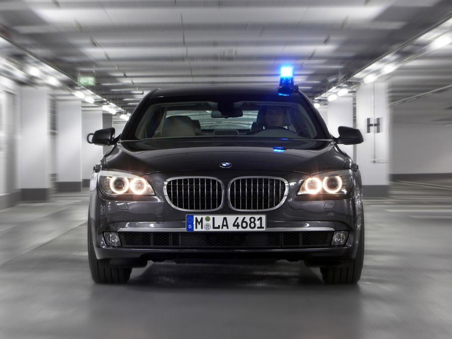  BMW 760Li Security 2009 года  (фото 8 из 16)